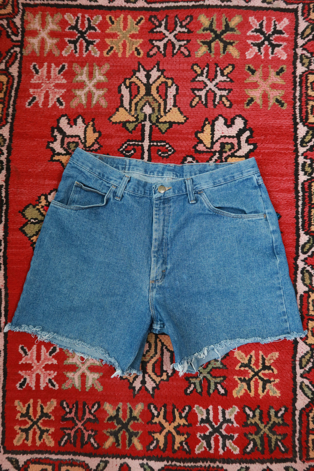 Vintage 2000s Wrangler Cut Off Denim Shorts Medium Wash Jean Shorts