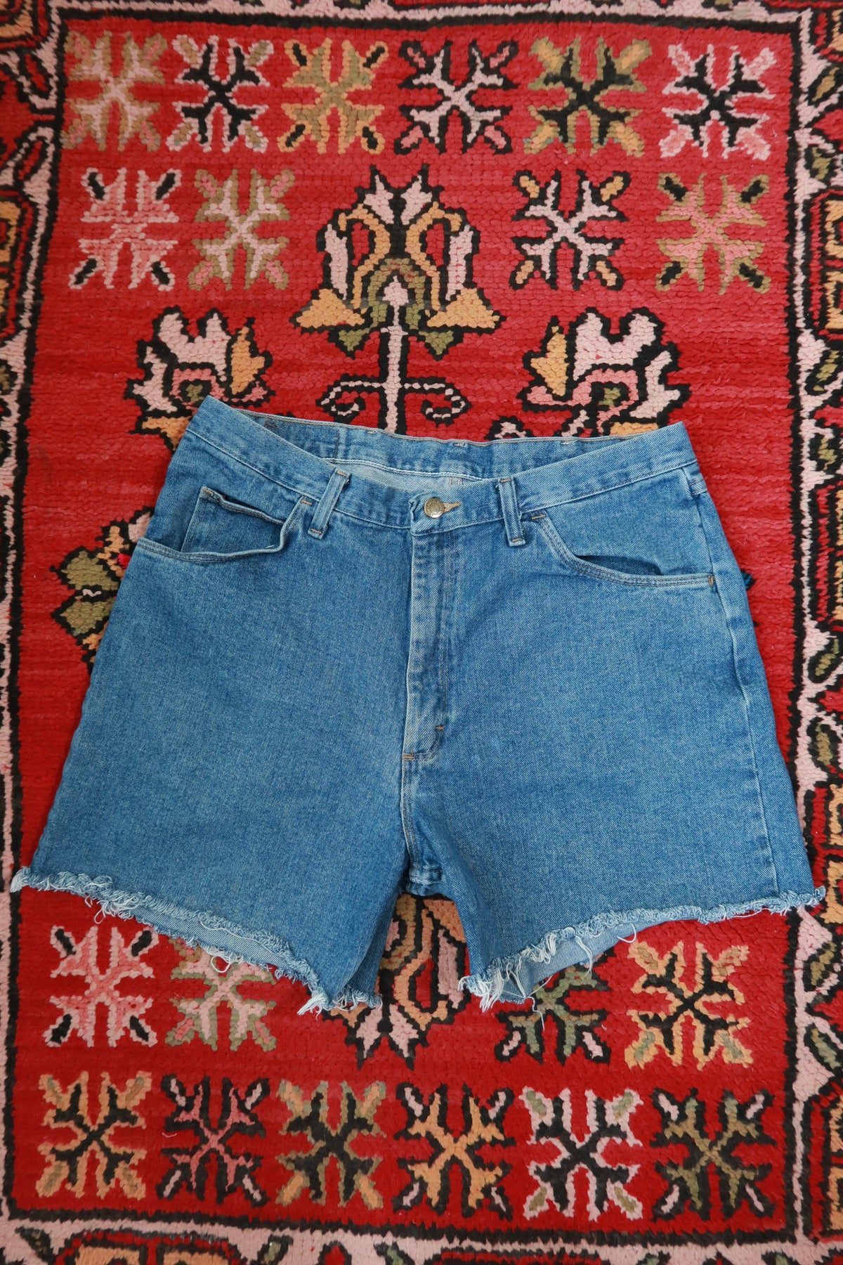 Vintage 2000s Wrangler Cut Off Denim Shorts Medium Wash Jean Shorts