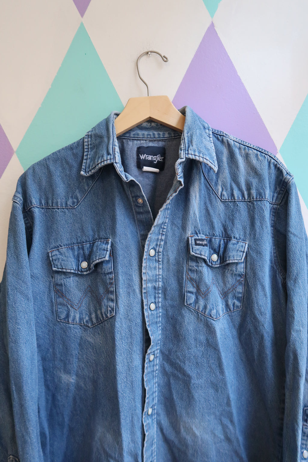 Vintage Wrangler Denim Western Snap Shirt – Classic Blue Jean Button-Up