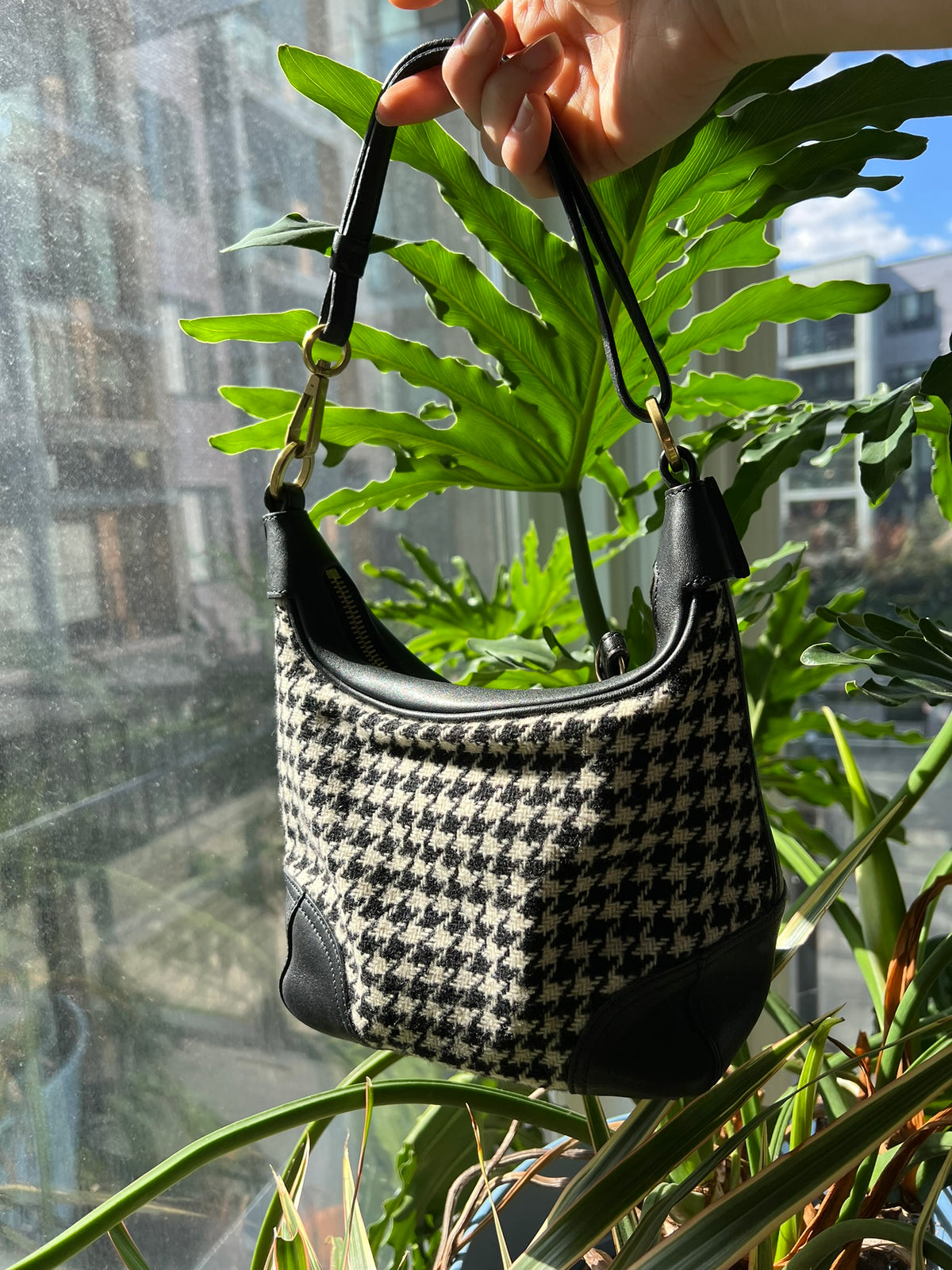 2000s Vintage Coach Hamilton Small Wool Houndstooth & Black Leather Shoulder Bag - Elektra Vintage