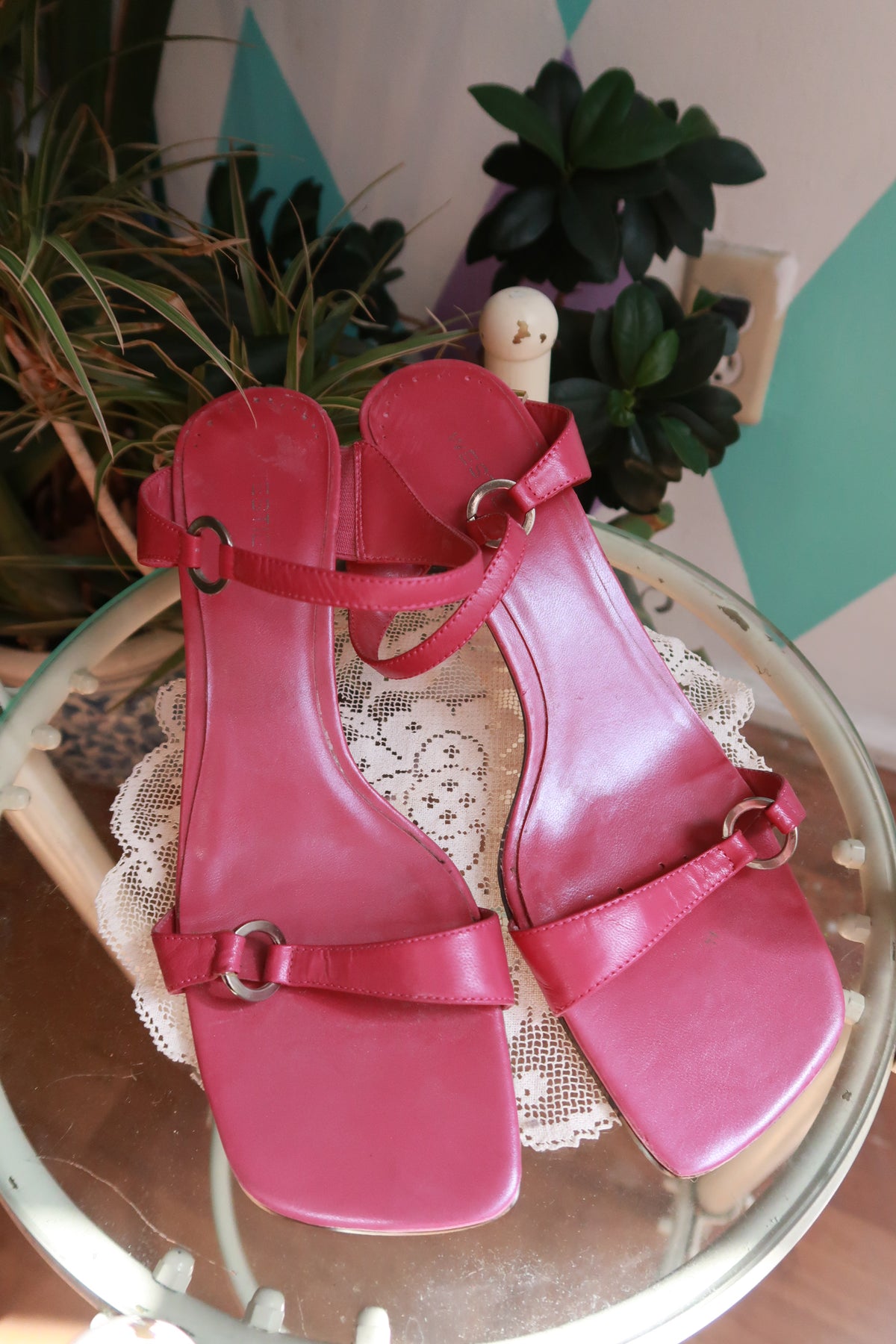 Vintage 2000s Pink Leather Kitten Heel Sandals