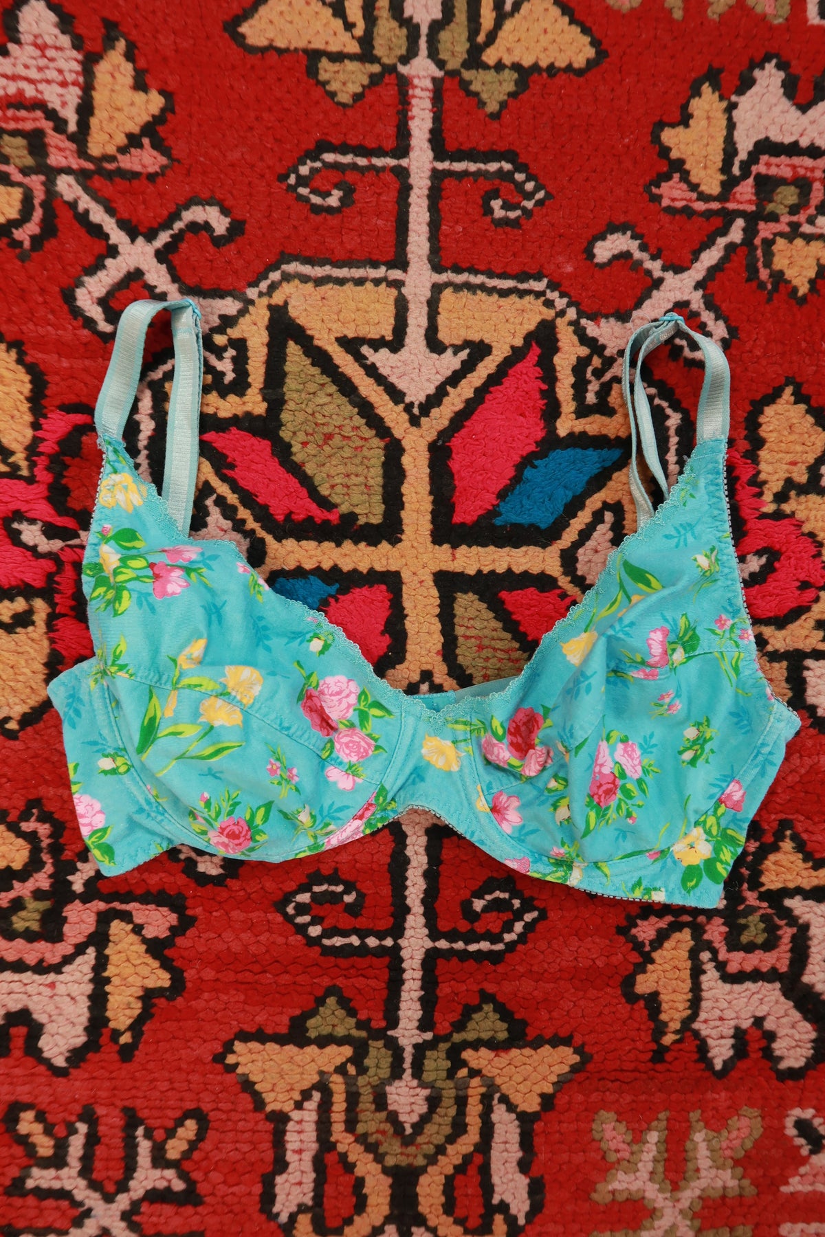 Vintage 2000s Victoria’s Secret blue floral cotton bra from Elektra Vintage, featuring delicate floral design and soft fabric.