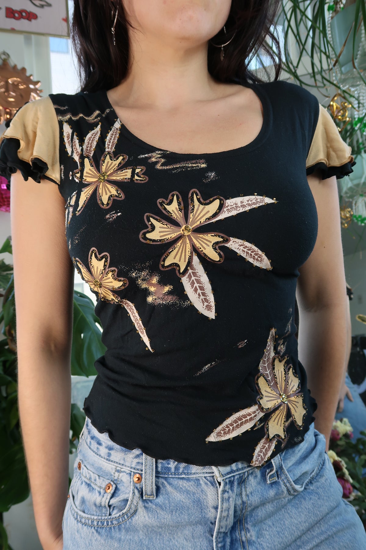 Vintage Black and Beige Tropical Flower Top with Lettuce Trim by Womanly - Elektra Vintage