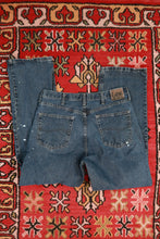 Load image into Gallery viewer, Vintage Y2K Lee Paint Splatter Relaxed Straight Leg Jeans

