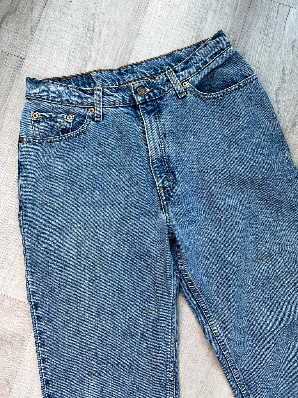Vintage Levi's 512 Medium Wash Denim Jeans - Elektra Vintage