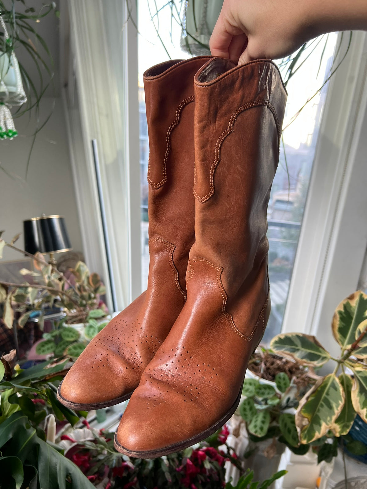 Elektra Vintage vintage tan western cowboy boots with classic stitching and pointed toes, displayed on a neutral background.