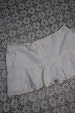 Load image into Gallery viewer, Vintage 2000s White Pleated Mini Skirt
