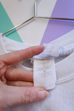 Load image into Gallery viewer, Vintage 2000s Inn of Cape May graphic sweatshirt - Elektra Vintage
