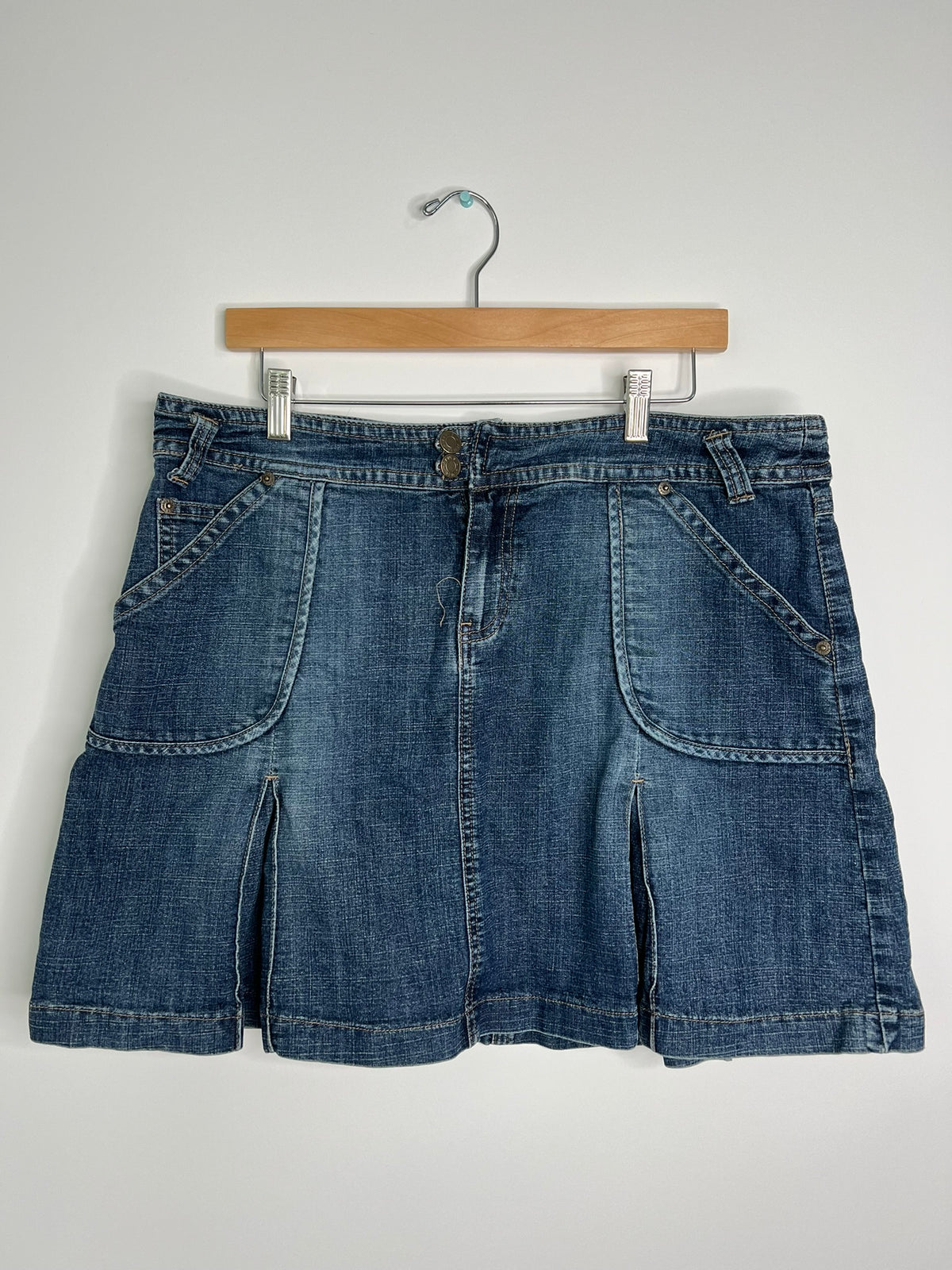 2000s Vintage Mwah Pleated Denim Mini Skirt - Elektra Vintage