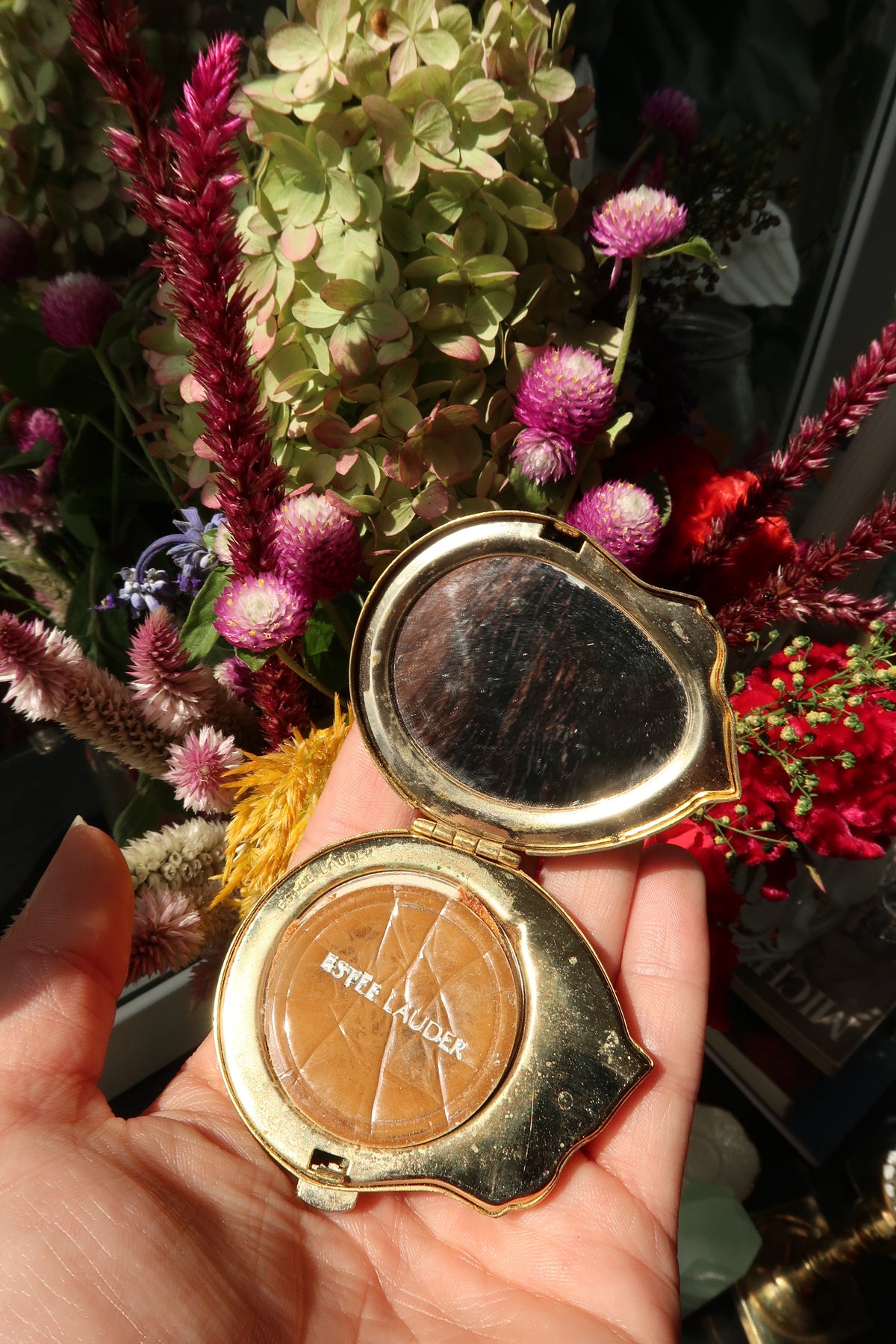 Vintage Estée Lauder Cat Compact – Gold Tone Powder Compact