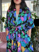 Load image into Gallery viewer, Vintage Vibrant Floral Full Length Robe sz Medium
