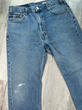 Load image into Gallery viewer, Levi’s 505 Regular Fit Straight Leg Medium Wash Jeans with Paint Splatter
