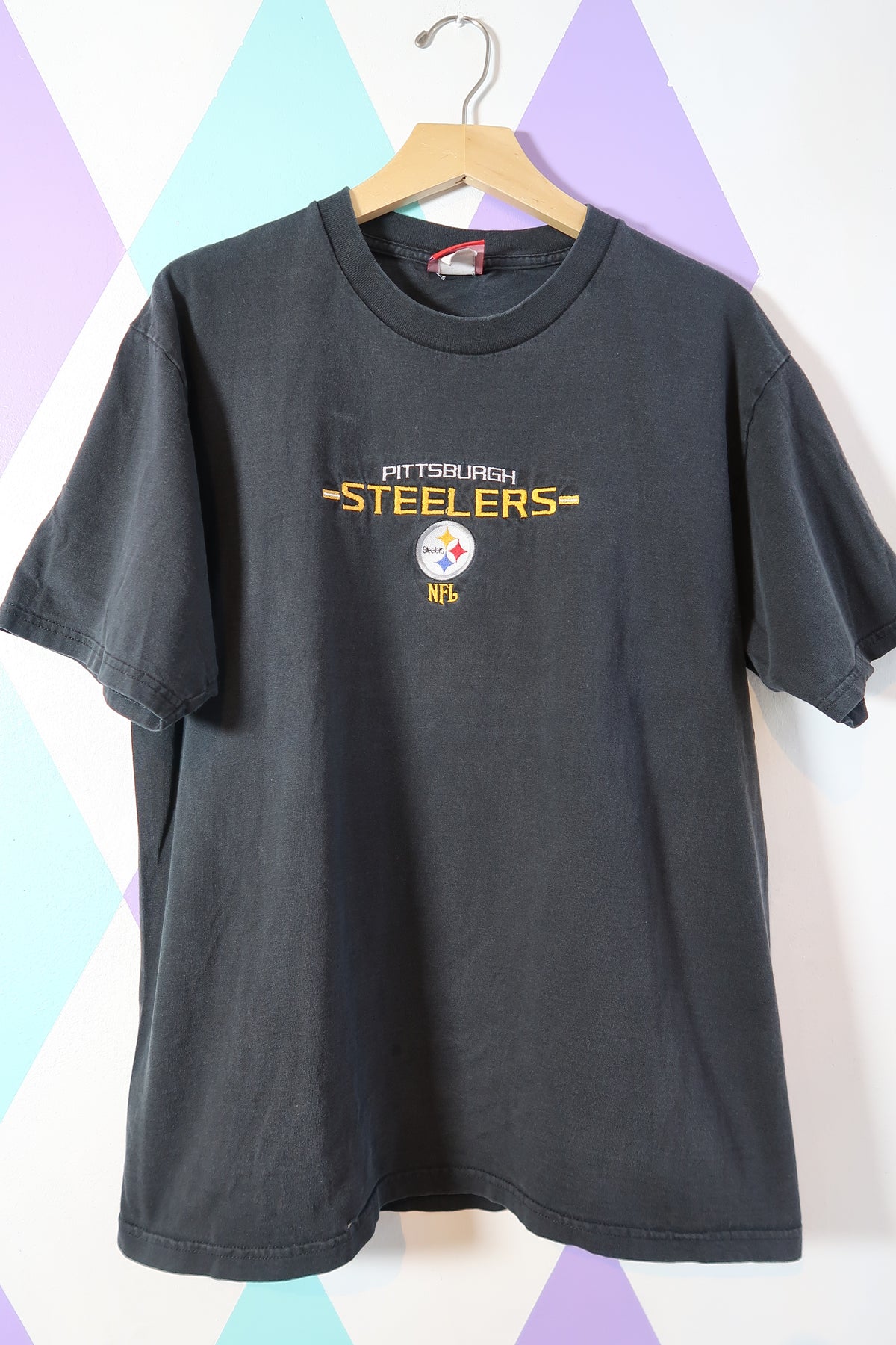 Vintage Steelers Embroidered Graphic Tee - Elektra Vintage