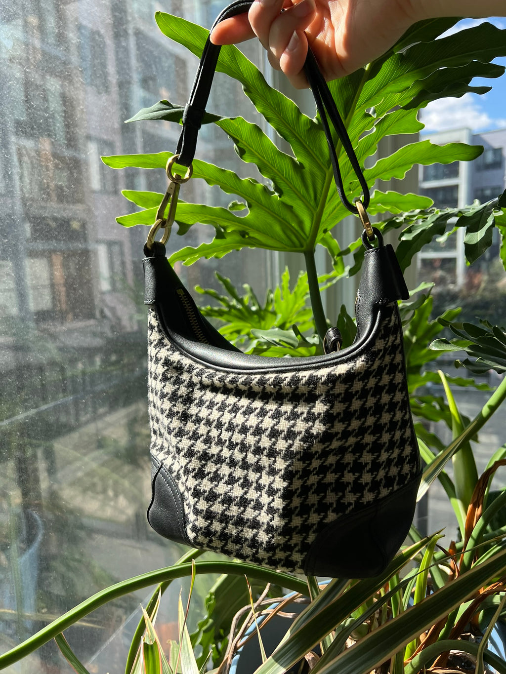 2000s Vintage Coach Hamilton Small Wool Houndstooth & Black Leather Shoulder Bag - Elektra Vintage