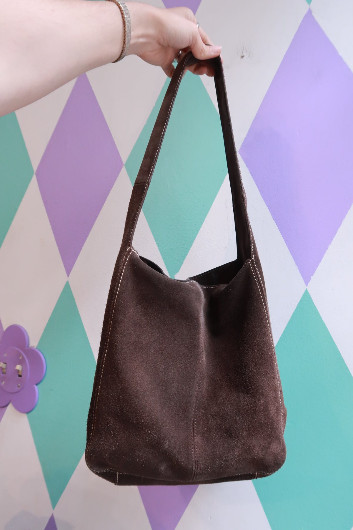 Vintage 2000s Old Navy brown suede shoulder bag hobo purse with Elektra Vintage branding, featuring a soft, classic design.