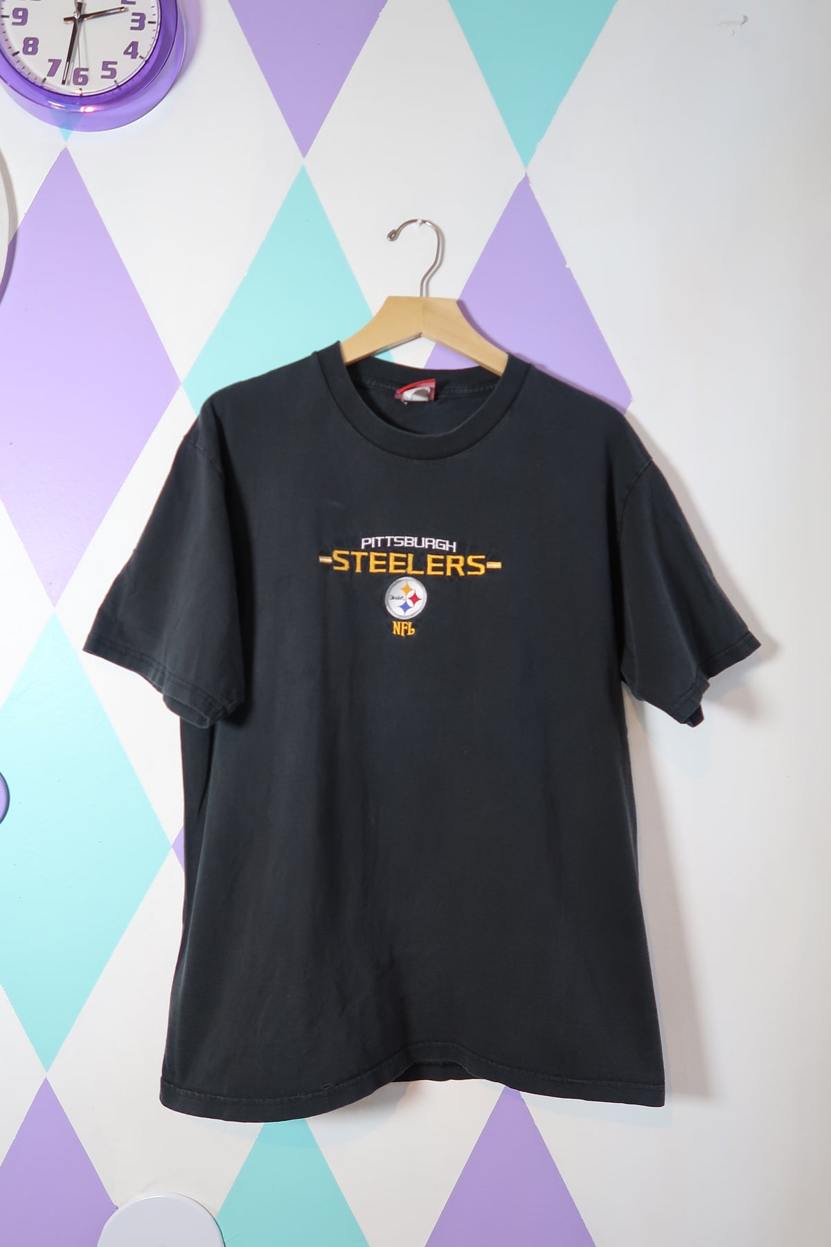 Vintage Steelers Embroidered Graphic Tee - Elektra Vintage