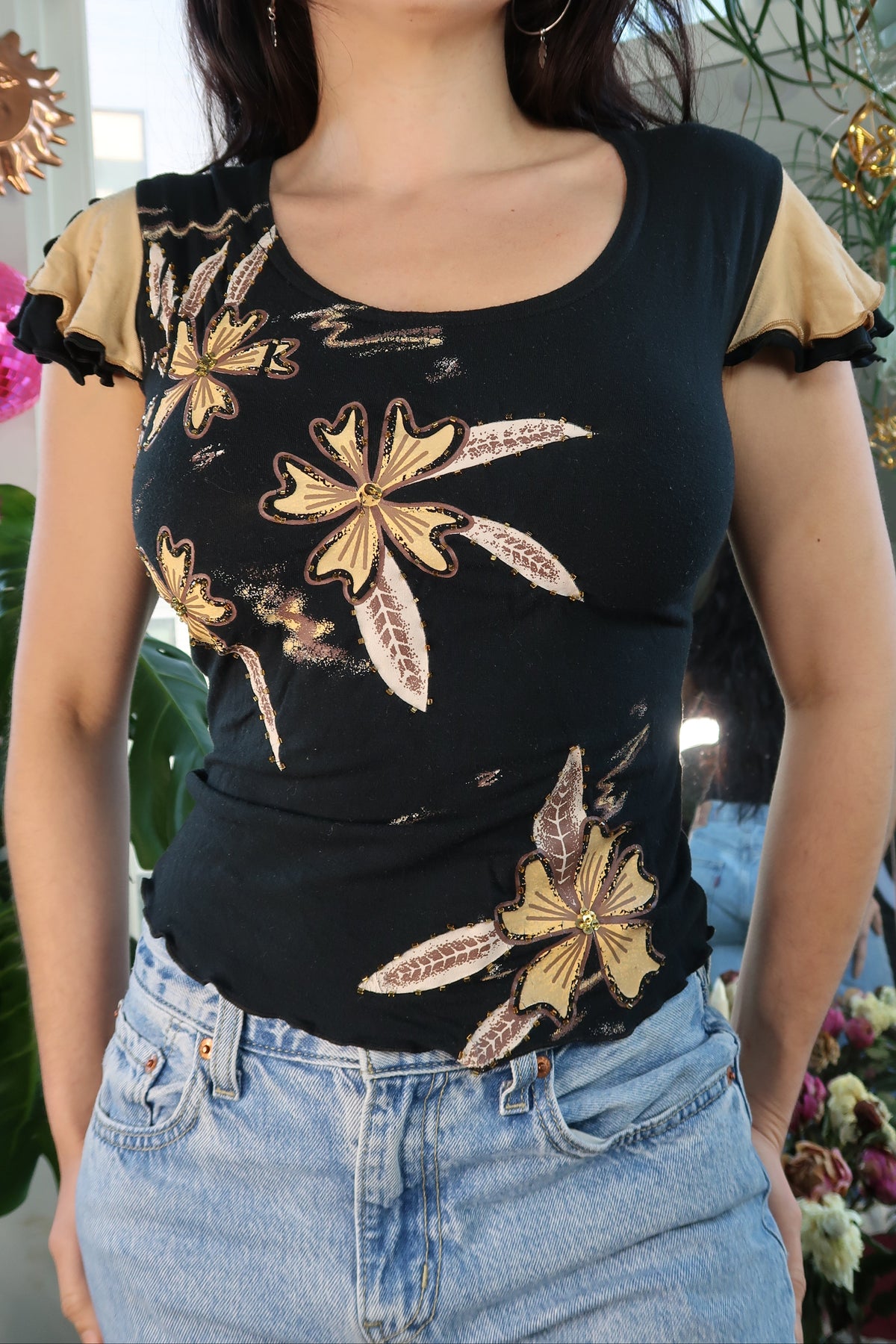 Vintage Black and Beige Tropical Flower Top with Lettuce Trim by Womanly - Elektra Vintage