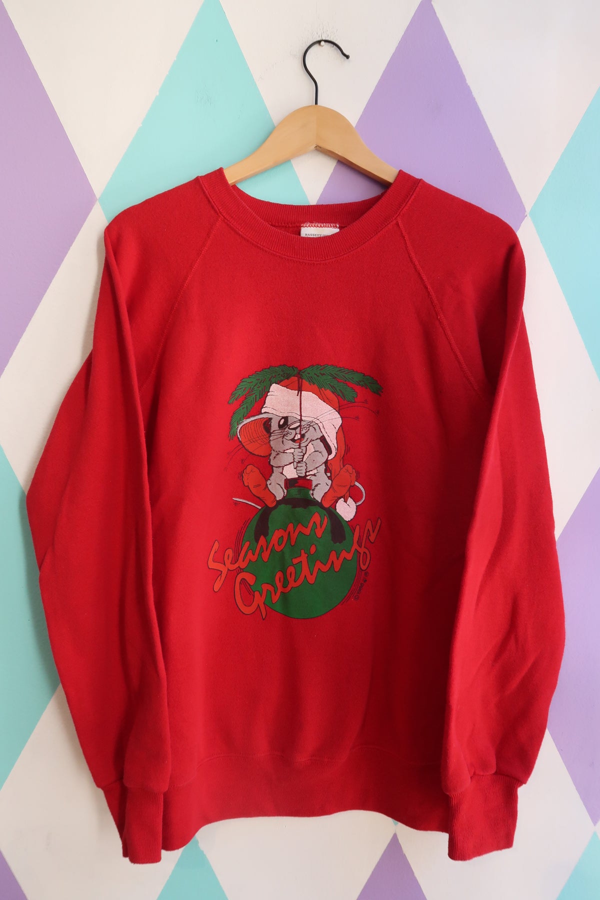 Vintage 90s Seasons Greetings Mouse Sweatshirt – Red Graphic Holiday Crewneck