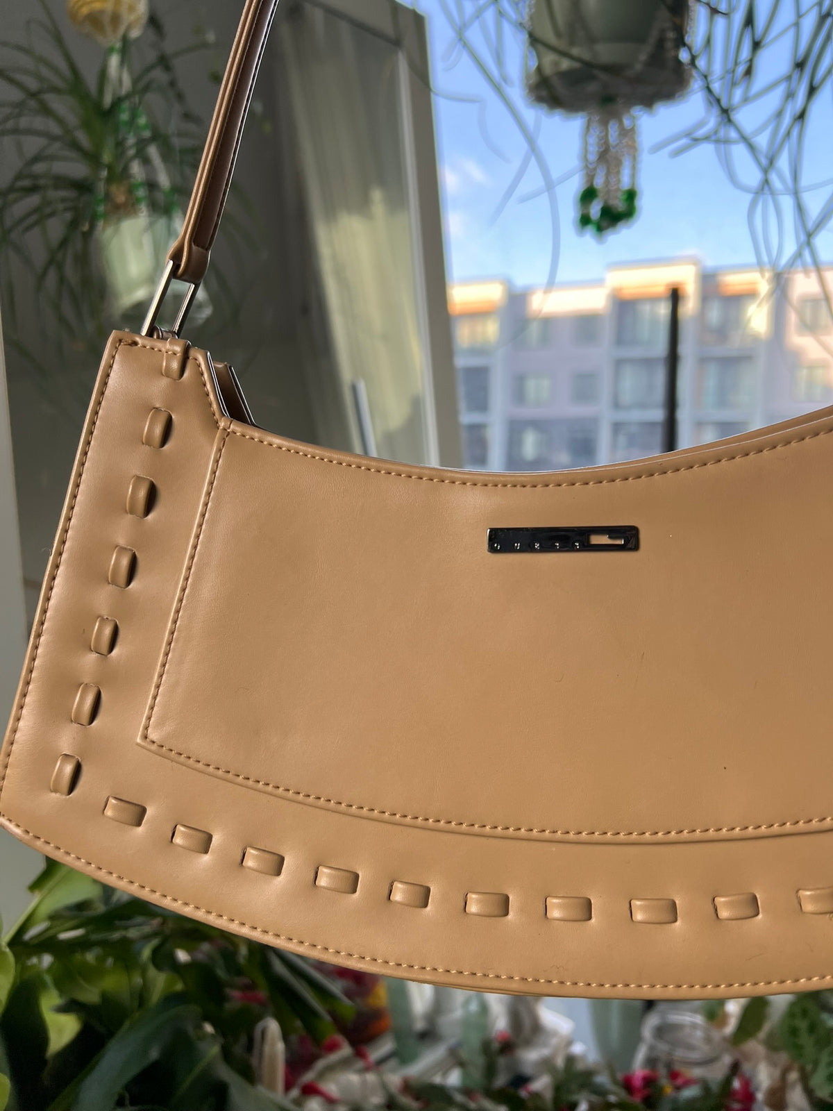 Vintage 2000s Guess Tan Shouldbag
