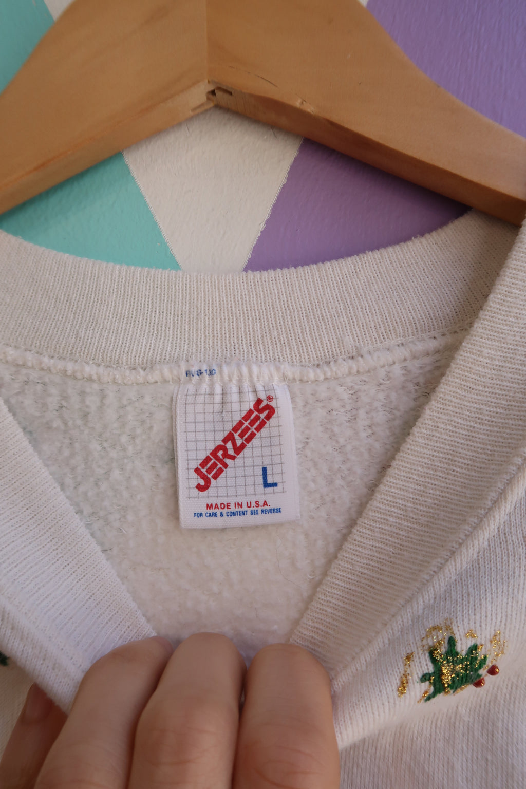 Vintage 90s Christmas Holly Heart Sweatshirt – White Pullover