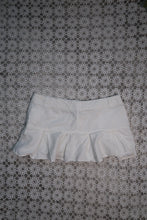 Load image into Gallery viewer, Vintage 2000s White Pleated Mini Skirt
