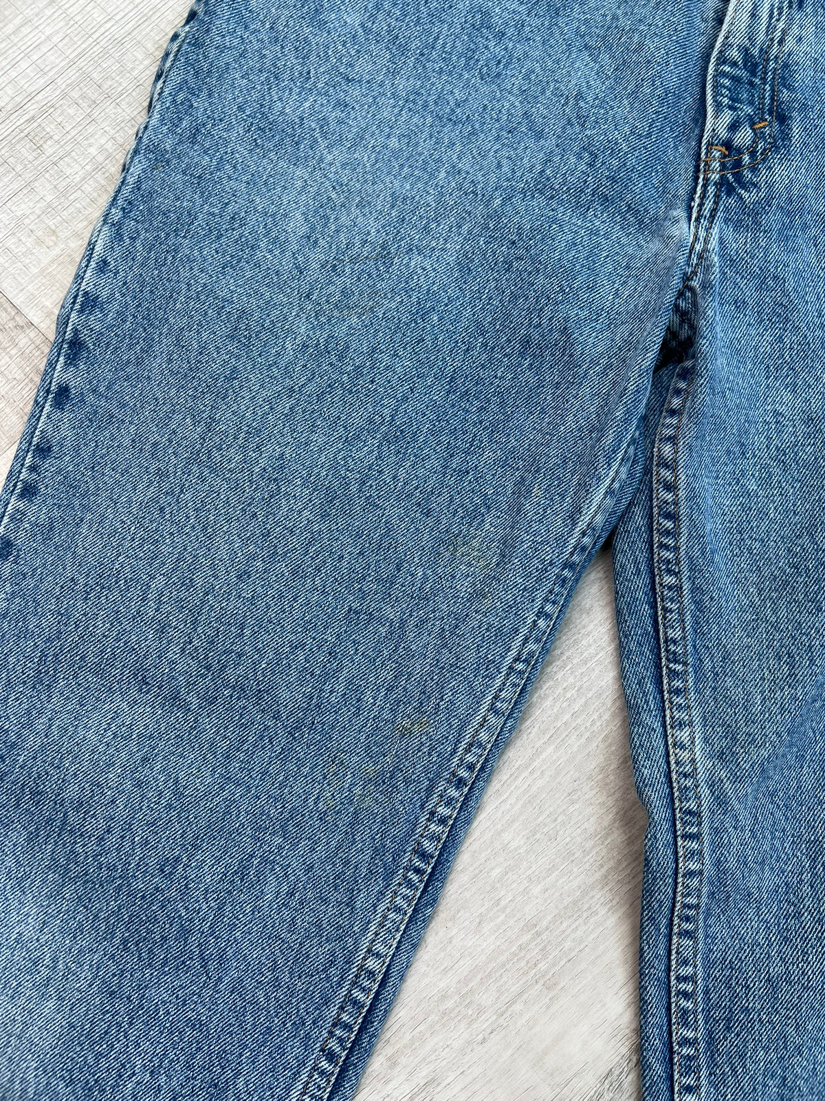 Vintage Levi's 512 Medium Wash Denim Jeans - Elektra Vintage