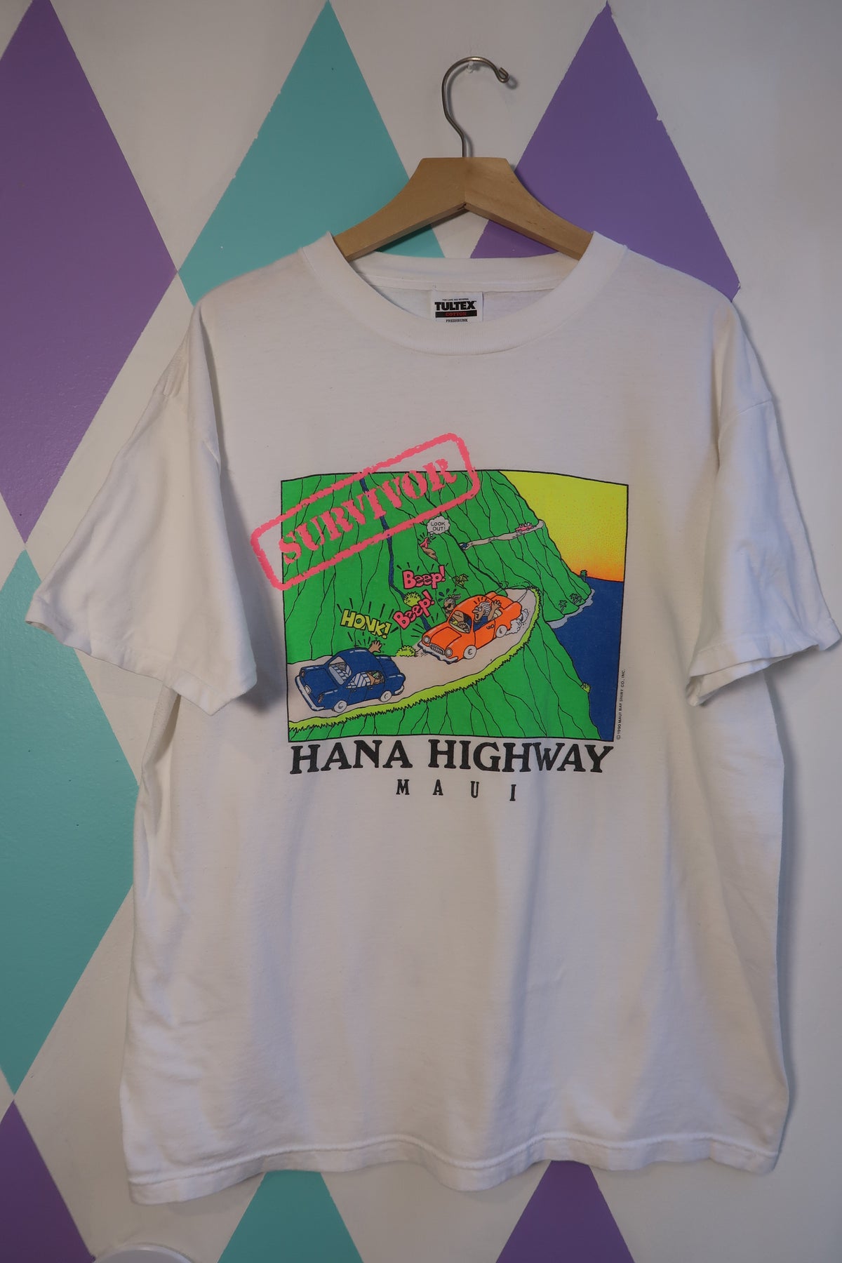 Vintage Hanna Highway neon graphic t-shirt by Elektra Vintage featuring vibrant highway design on soft cotton fabric.