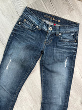 Load image into Gallery viewer, 2000s Vintage Low Rise Denim Guess Jeans
