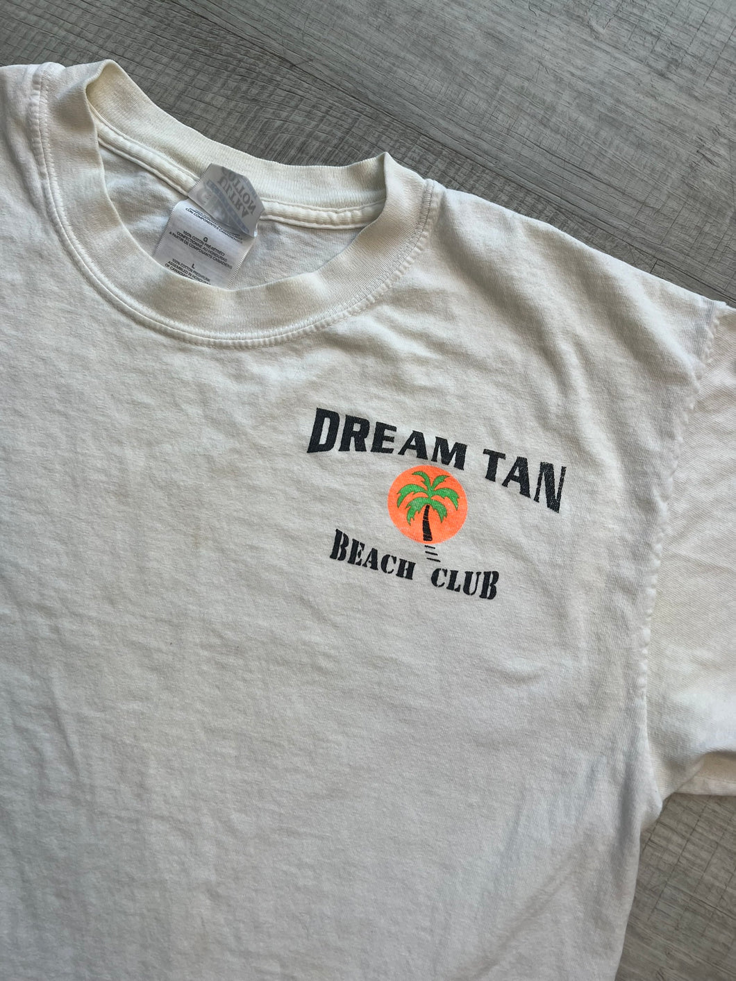 2000s Vintage Dream Tan Beach Club Graphic Tee