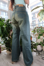 Load image into Gallery viewer, Vintage 2000s Faded Denim Jeans
