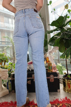 Load image into Gallery viewer, Vintage Calvin Klein Light Wash Jeans

