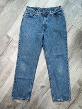 Load image into Gallery viewer, Vintage Levi&#39;s 512 Medium Wash Denim Jeans
