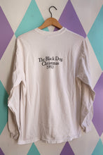 Load image into Gallery viewer, Vintage 1993 The Black Dog Christmas Long Sleeve Tee – Holiday Dog Graphic
