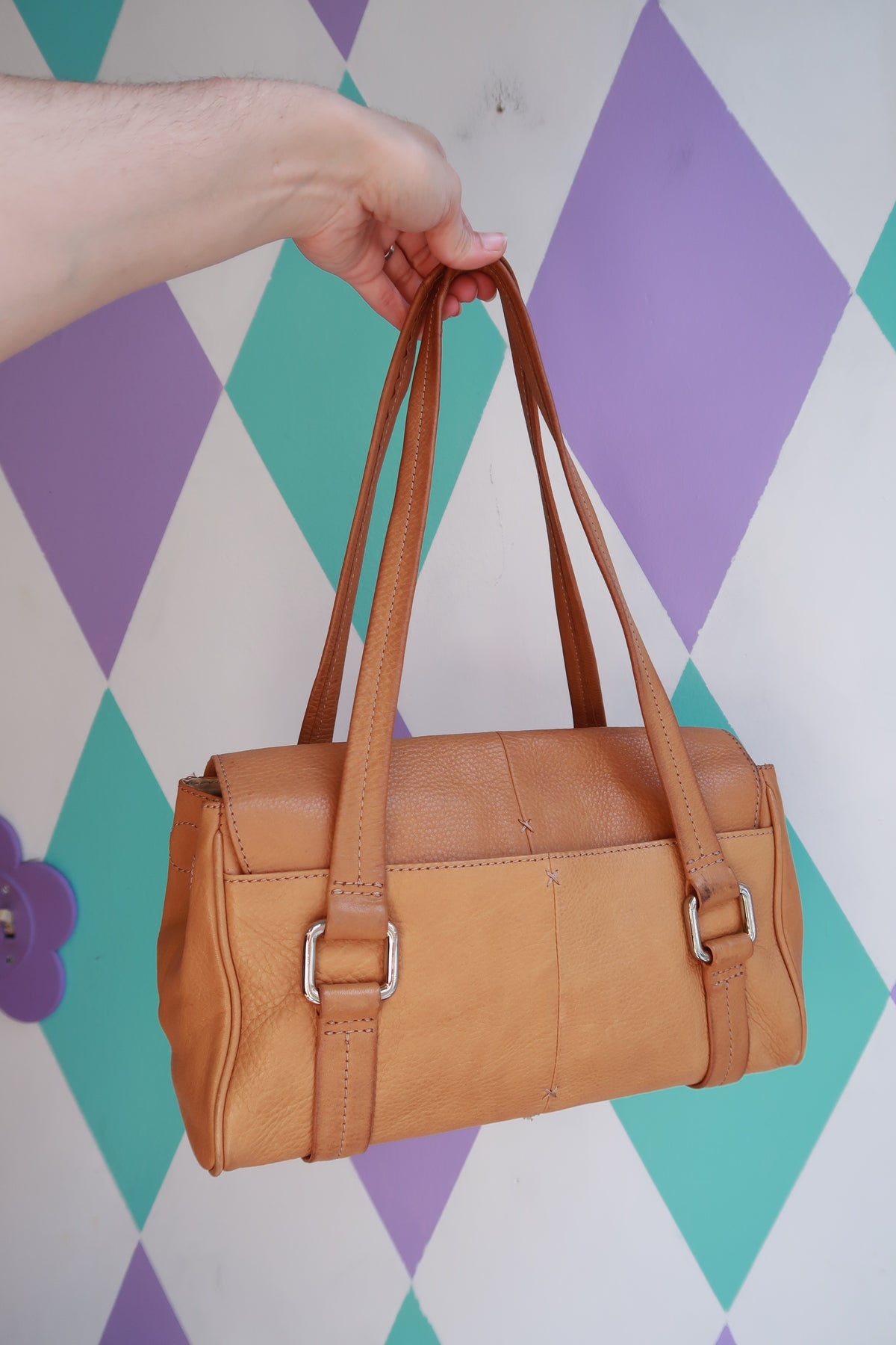 Vintage tan leather shoulder bag by Elektra Vintage featuring a minimalist satchel purse design with sleek, classic styling.