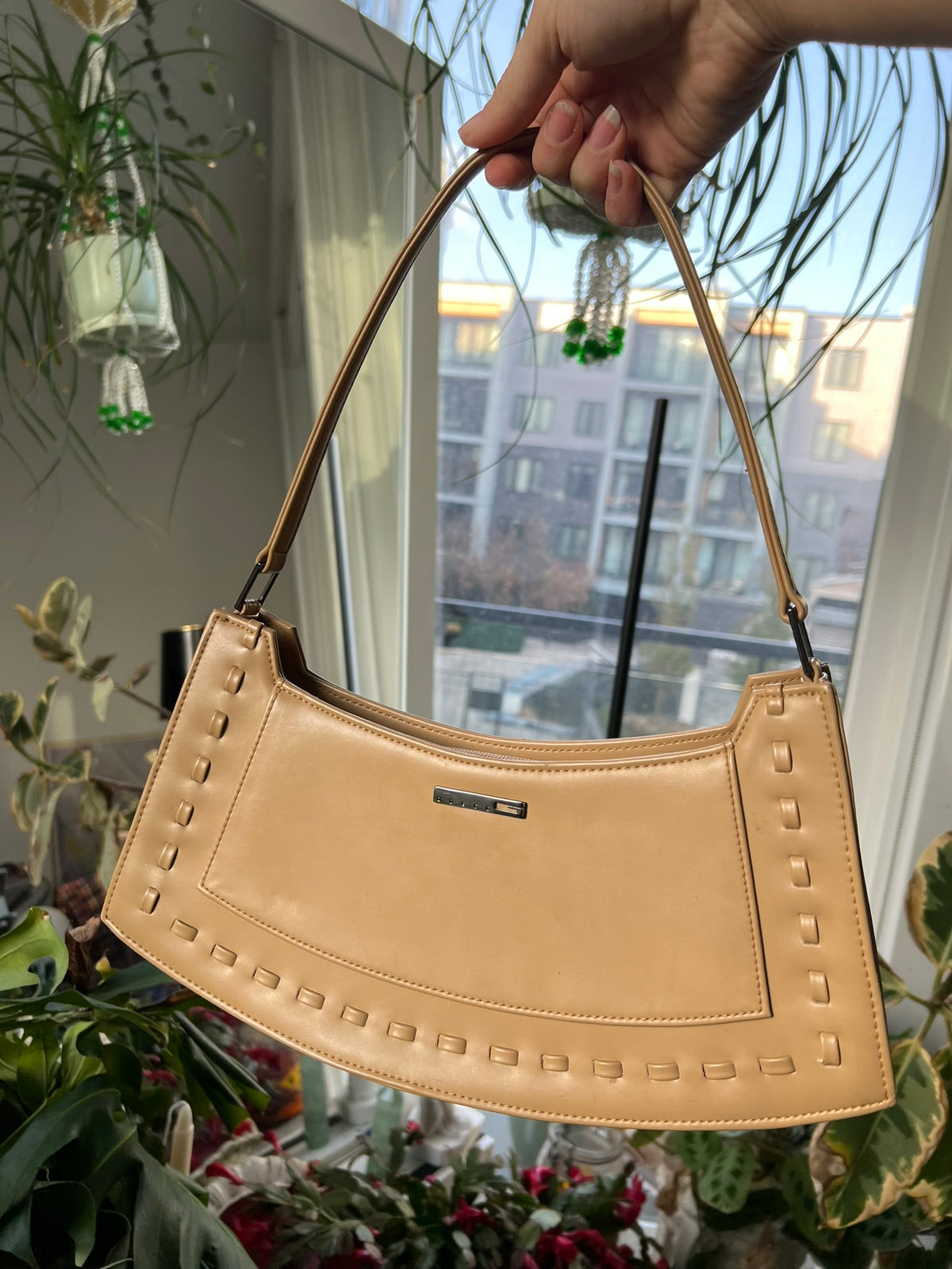 Vintage 2000s Guess Tan Shouldbag