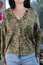 Load image into Gallery viewer, Vintage cheetah print long sleeve textured button up
