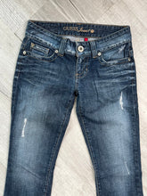 Load image into Gallery viewer, 2000s Vintage Low Rise Denim Guess Jeans
