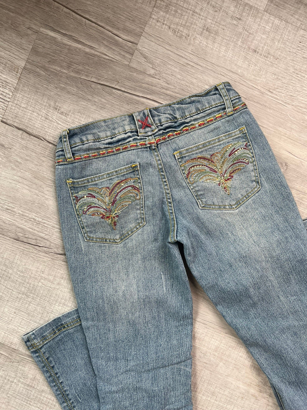 2000s Vintage Light Wash Denim Low Rise Jeans by NoBo - Elektra Vintage