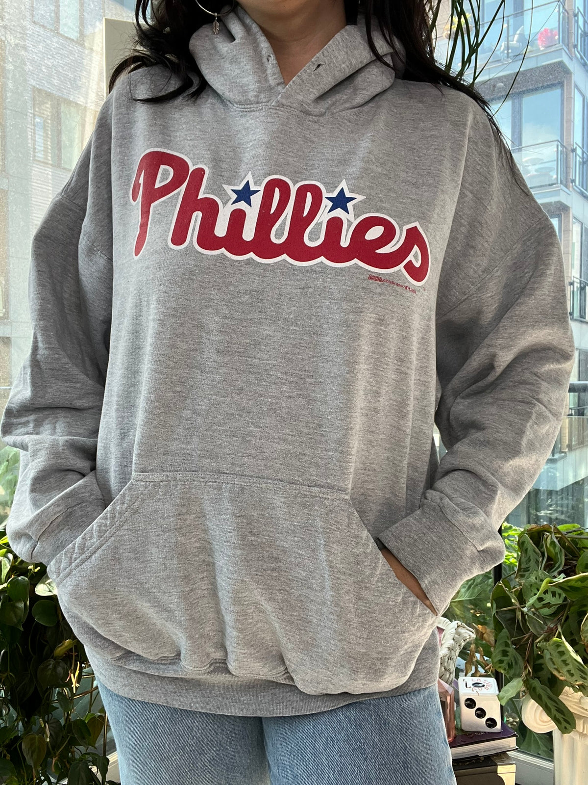 2000s Phillies hoodie by Elektra Vintage featuring team logo and vintage baseball design for casual sportswear.