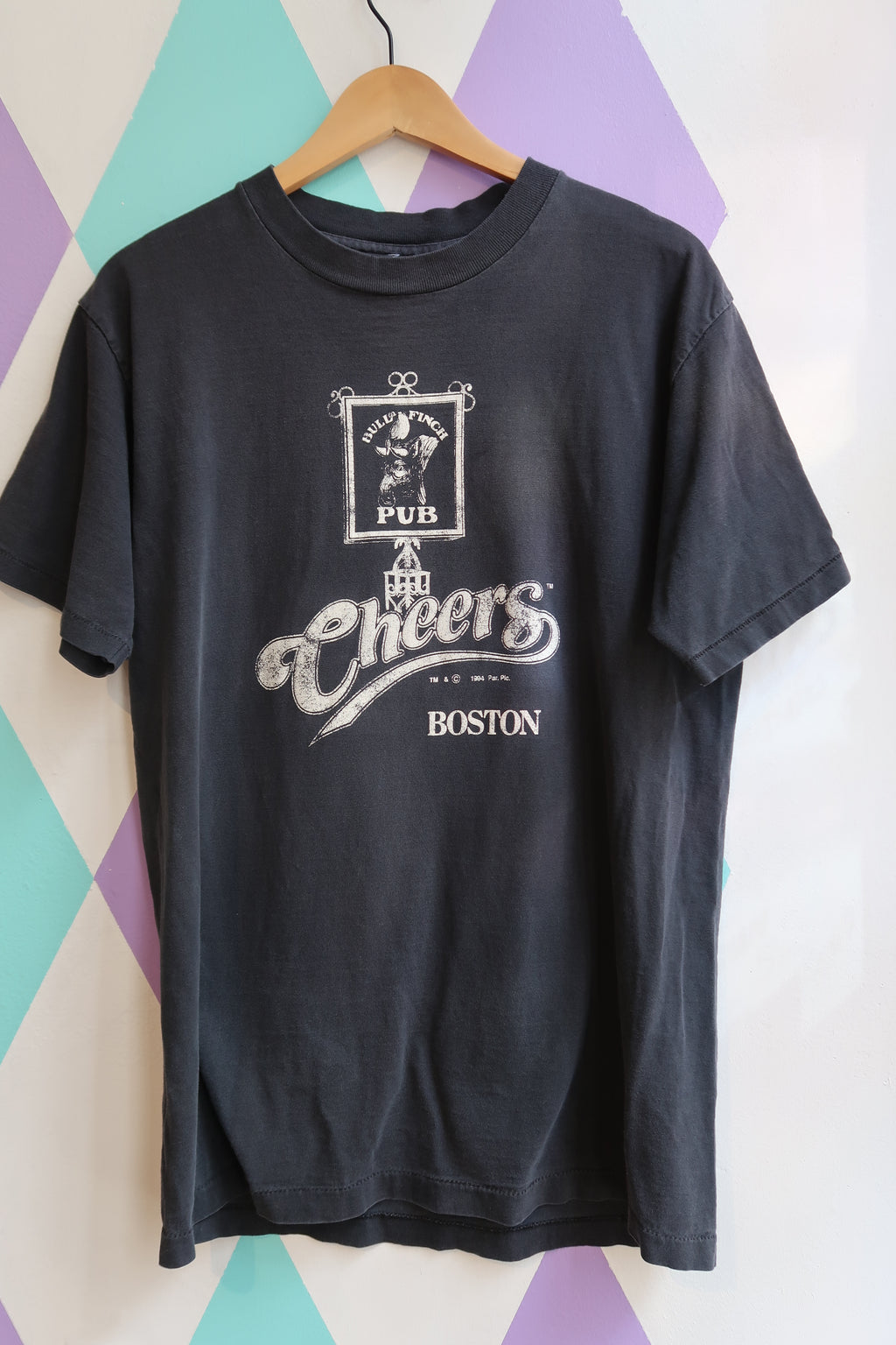 Vintage 90s Cheers Boston Bull Finch Bar Graphic Tee - Elektra Vintage