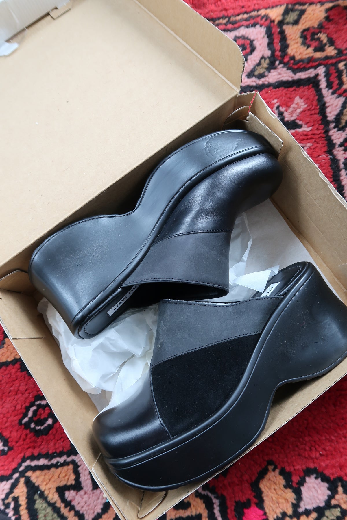 Vintage 2000s Steve Madden Black Leather Platform Clogs