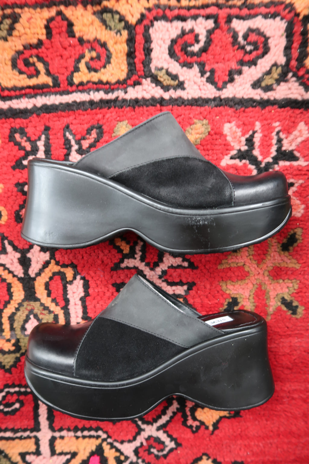 Vintage 2000s Steve Madden Black Leather Platform Clogs
