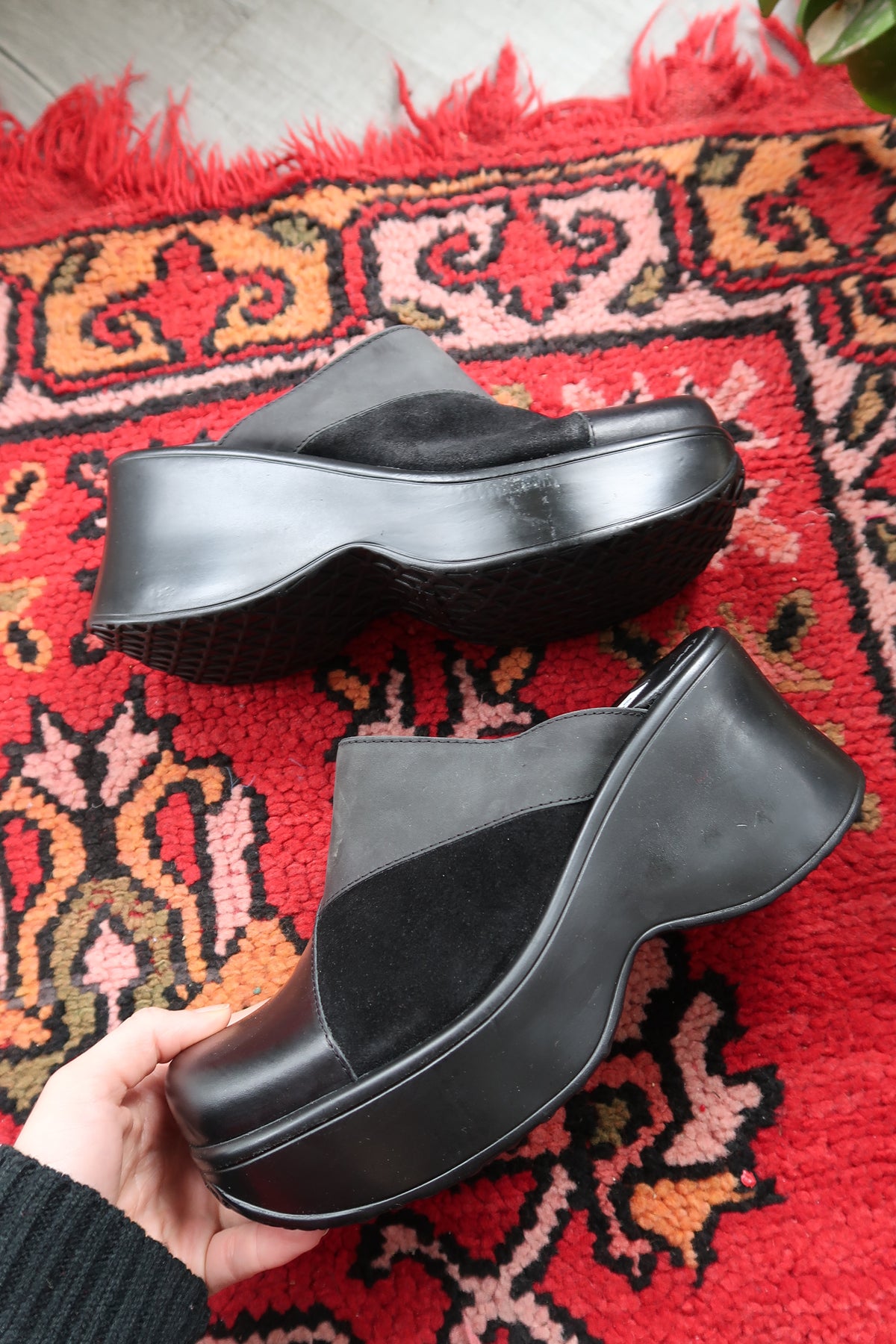 Vintage 2000s Steve Madden Black Leather Platform Clogs