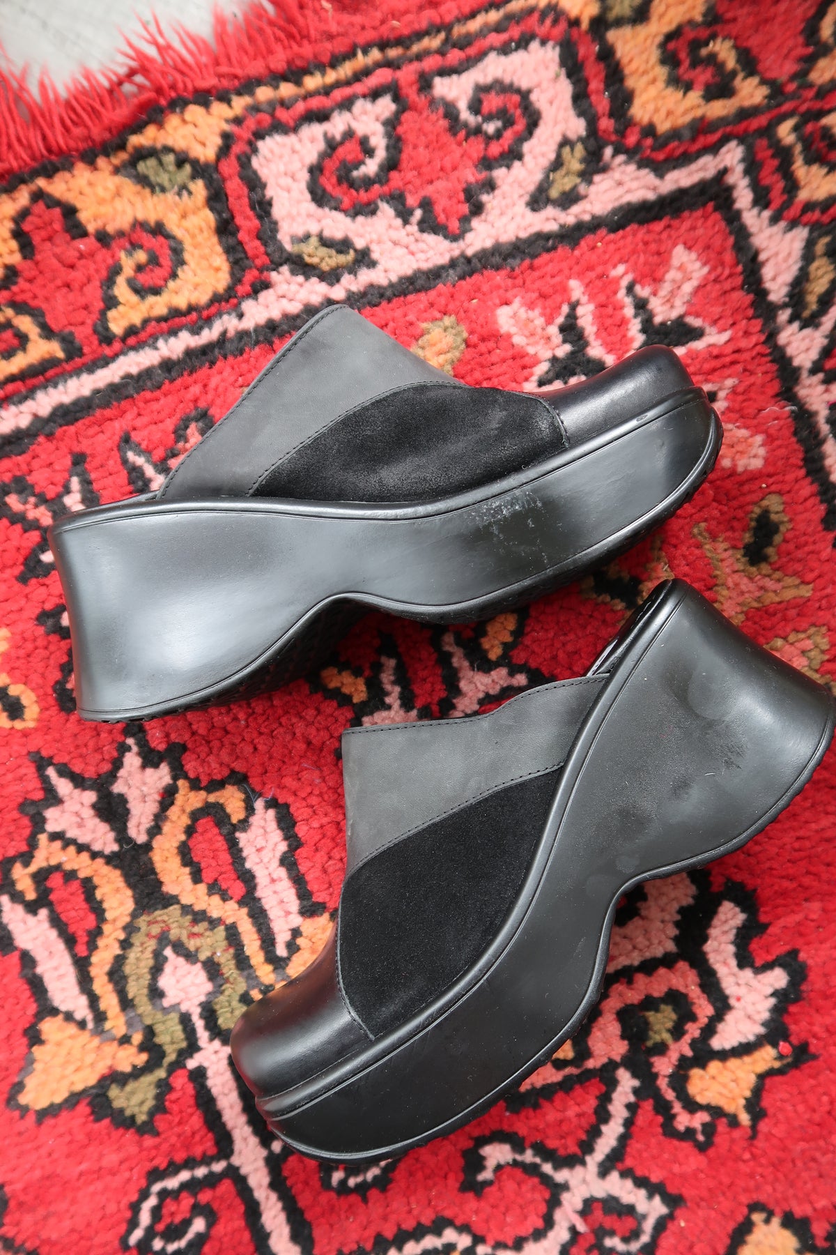 Vintage 2000s Steve Madden Black Leather Platform Clogs