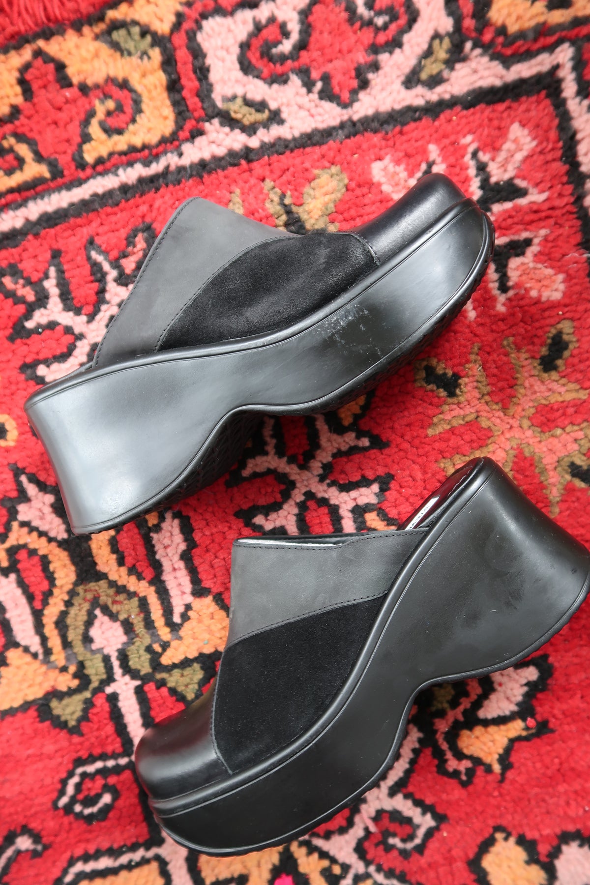 Vintage 2000s Steve Madden Black Leather Platform Clogs