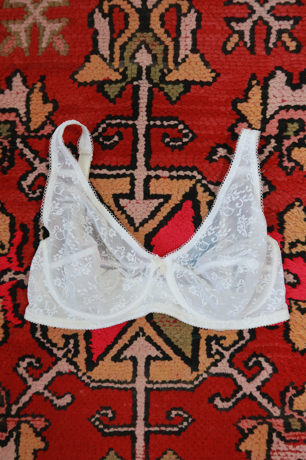 Vintage Christian Dior White Sheer Floral Lace Underwire Bra