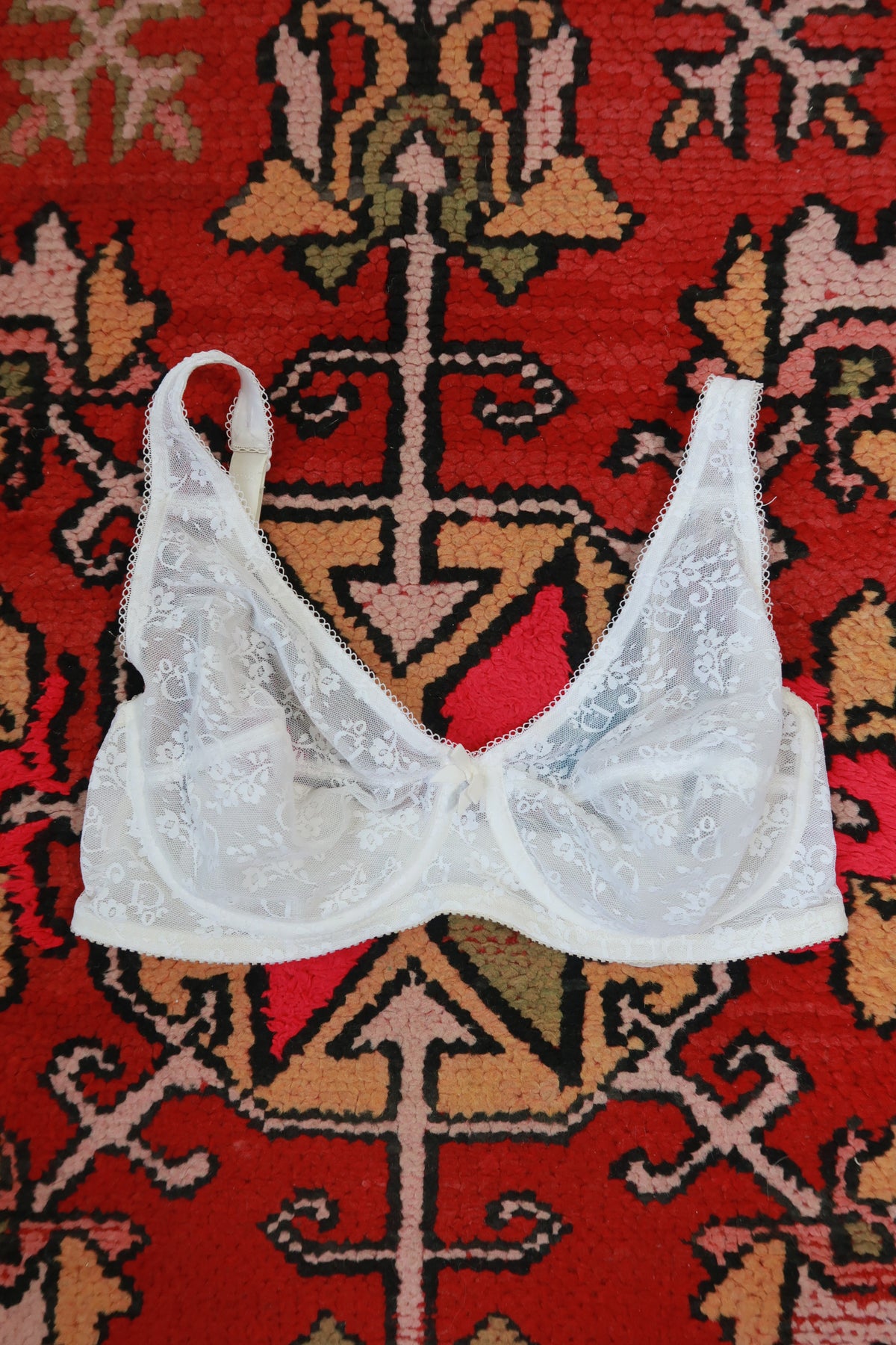 Vintage Christian Dior White Sheer Floral Lace Underwire Bra