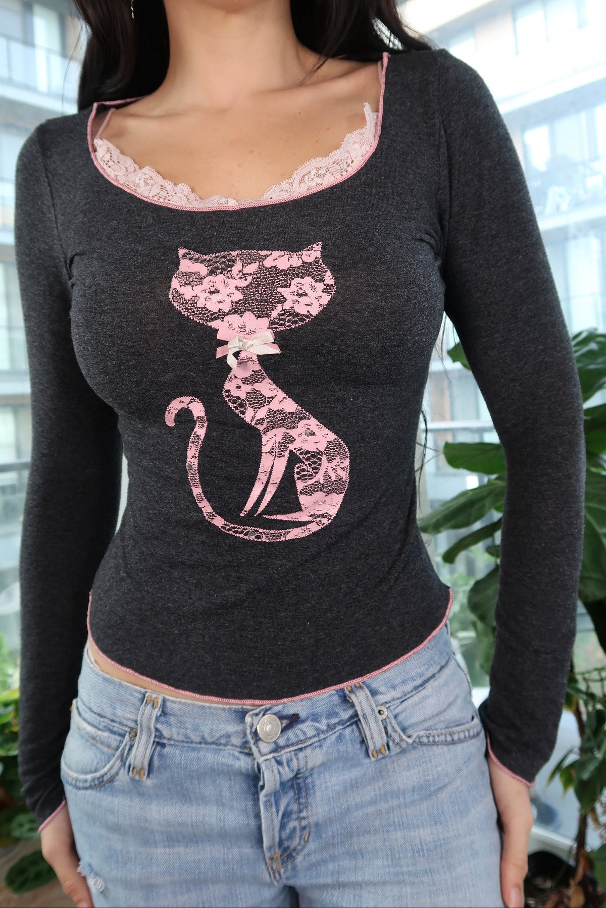 Vintage 2000s Y2K Lace Trim Cat Graphic Long Sleeve Top