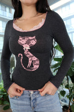 Load image into Gallery viewer, Vintage 2000s Y2K Lace Trim Cat Graphic Long Sleeve Top
