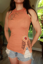 Load image into Gallery viewer, Vintage 2000s Peach Floral Graphic Ribbed Tank Top
